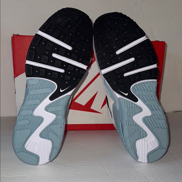 New Nike Women’s Air Max Excee Athletic Shoes White/Black/Summit White Size 10 - Picture 6 of 9